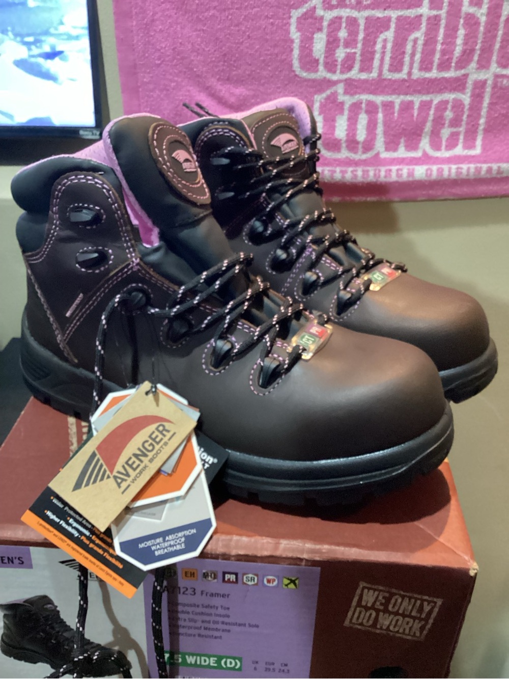 Avenger Brown Lace-Up Women's Safety Boots with Pink Accents